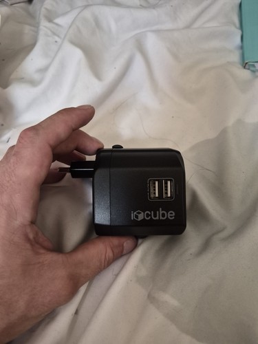 Universal travel adaptor - adaptor, usb