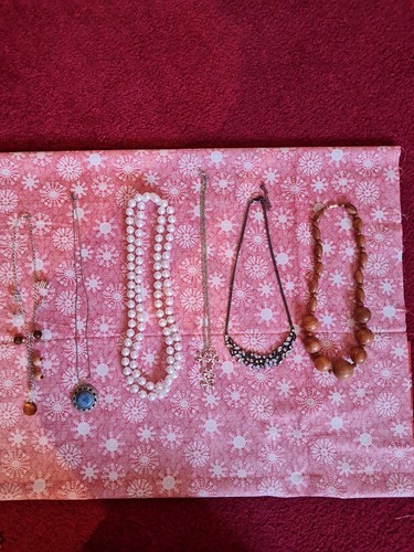 Bundle necklaces and - of, 1
