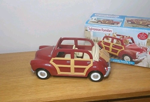 Sylvanian families red - families,