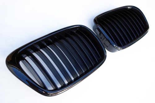 Gloss black - black, grille
