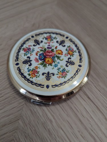Vintage stratton compact with - compact,