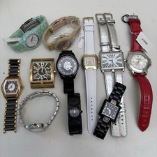 Broken vintage quartz watch - broken,