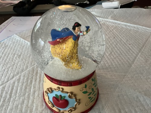 Department snow white - snow,