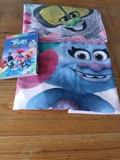 DreamWorks  TROLLS ON TOUR Single Duvet, 1 Pillow Slip, and 3  DVDS