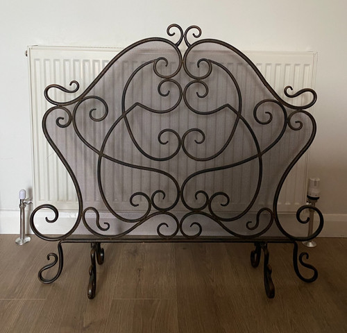 Large scroll design fire guard - large,