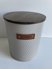 NEW ROUND EMBOSSED BISCUITS
