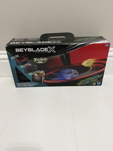 Beyblade clash and carry - clash,