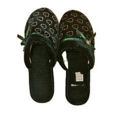 Womens Size 3 Fleece Lined Green Heart Sequin Slippers NEW never been worn