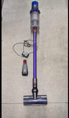 Dyson v10 vacuum - vacuum, full