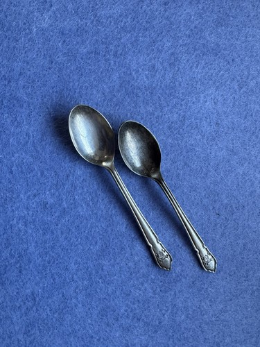 Two small spoons 9th - two, 9th/12th
