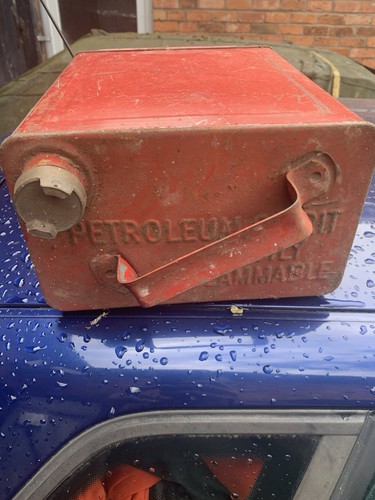 Shell gallon petrol can - shell,