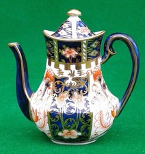 ROYAL CROWN DERBY IMARI MINIATURE COFFEE POT - 6299 - DATED 1927 - RARE.