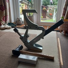 DEWALT DMF1550 Manual Flooring Nail Gun - Yellow