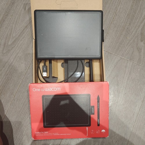 One wacom small creative - one,