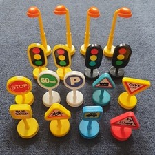 ELC Happyland Spare Road Crossing Bus Taxi Traffic Signs Lights Lamp Post Bundle