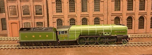 Hornby lner green gauge - hornby,