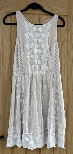 Stunning lace summer dress - stunning,