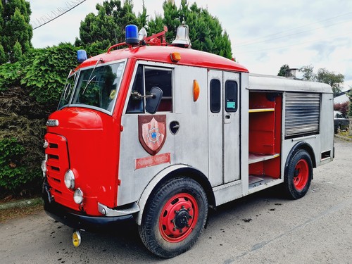 1958 commer karrier gamecock - commer,