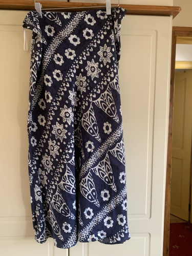 Wallis blue white - wallis,
