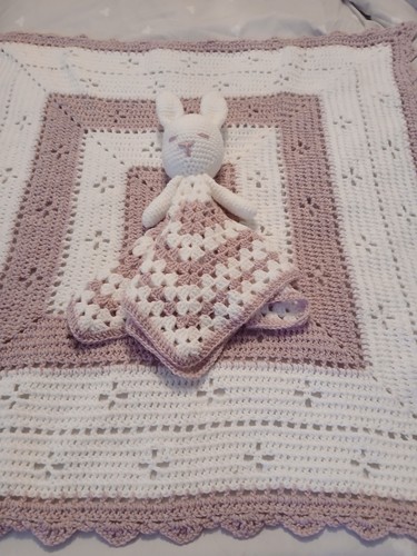 Hand crochet blanket 80cm - hand,