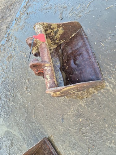 600mm excavator digging - 600mm, bucket
