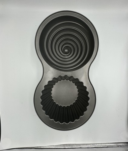 Wilton giant cupcake cake - giant,