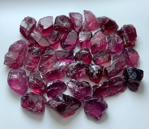 Pcs garnet rough - pcs,