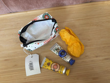 L’Occitane Mini Hand Creams Gift Bag Shea Golden Latte & Dry Skin 10ml x 2