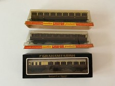 THREE GRAHAM FARISH GREAT WESTERN 00 GAUGE CARRIAGES