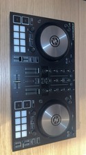 Native Instruments Traktor Kontrol S2 MK3 2-Channel DJ System