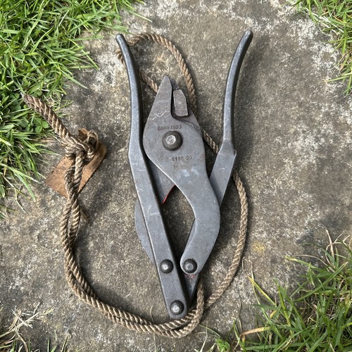 British army folding wire - army,