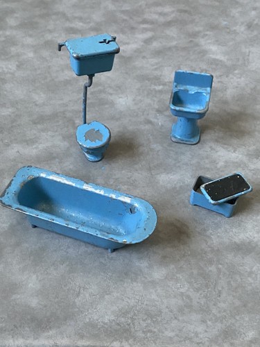Cast iron dolls house - iron,