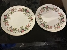 Wedgwood Hathaway Rose 9”