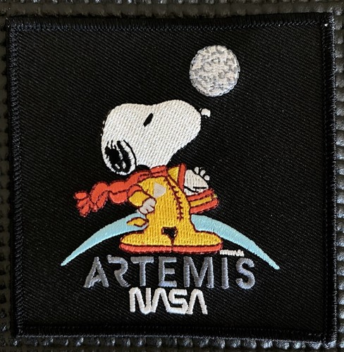 Nasa artemis astronaut moon - nasa,