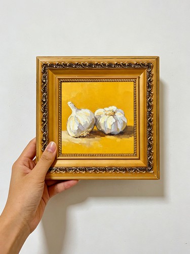 Two garlic bulbs yellow - two,