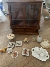 Dolls House Miniature 1:12 Cafe Display Stand Wooden  Cakes Food Tray Cups