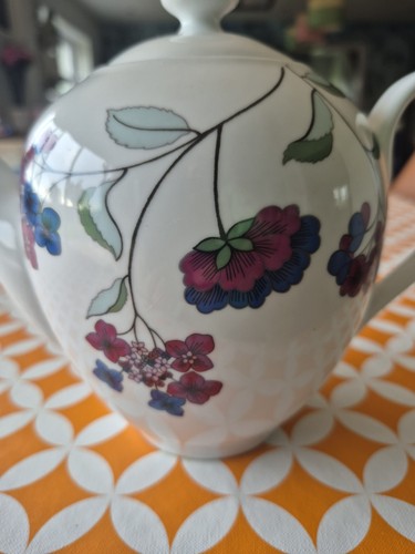 Tea pot for novelty collectors - for,