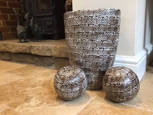 Two decorative porcelain - two,