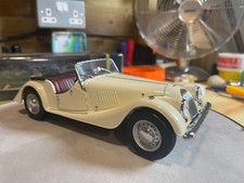 MORGAN 4/4 Series II in white [1955-60] - Kyosho 1:18
