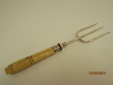(ref1CZ) Antique bovine bone handled bread fork