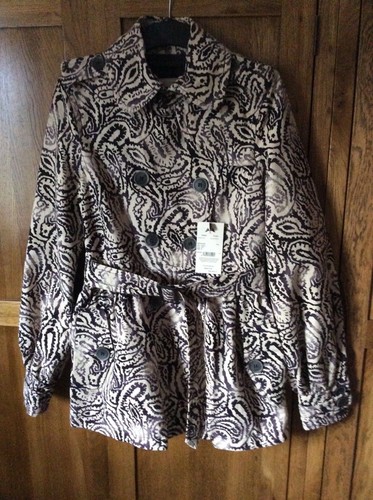 Burberry ladies short - (thomas),