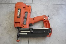 Paslode IM250 11 16 gauge 2nd fix straight nail gun