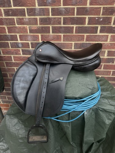 Falcon eventing saddle - eventing,