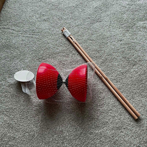 Red diabolo juggling circus - red,