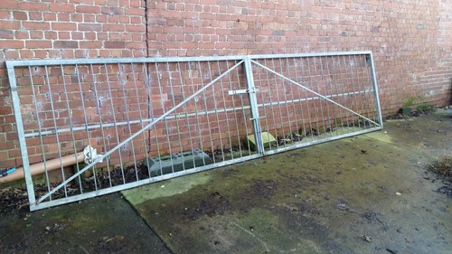 Galvanised driveway gates 18ft - driveway,