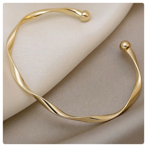 Twisted golden bangle open - golden,