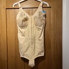 NEW WITH TAGS  SHAPING BODY