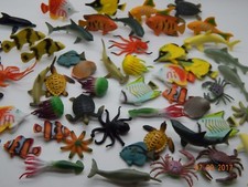 12 Mini plastic sea creatures