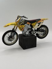 Suzuki RG3 - James Stewart -
