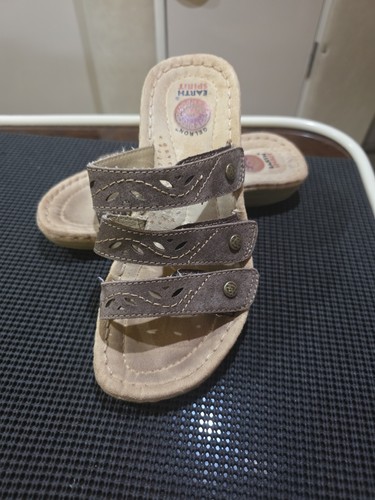 Earth spirit button strappy - button,